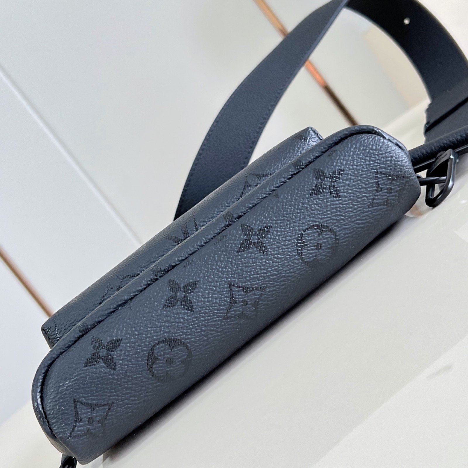 LV bag 220462 $162.25 USD