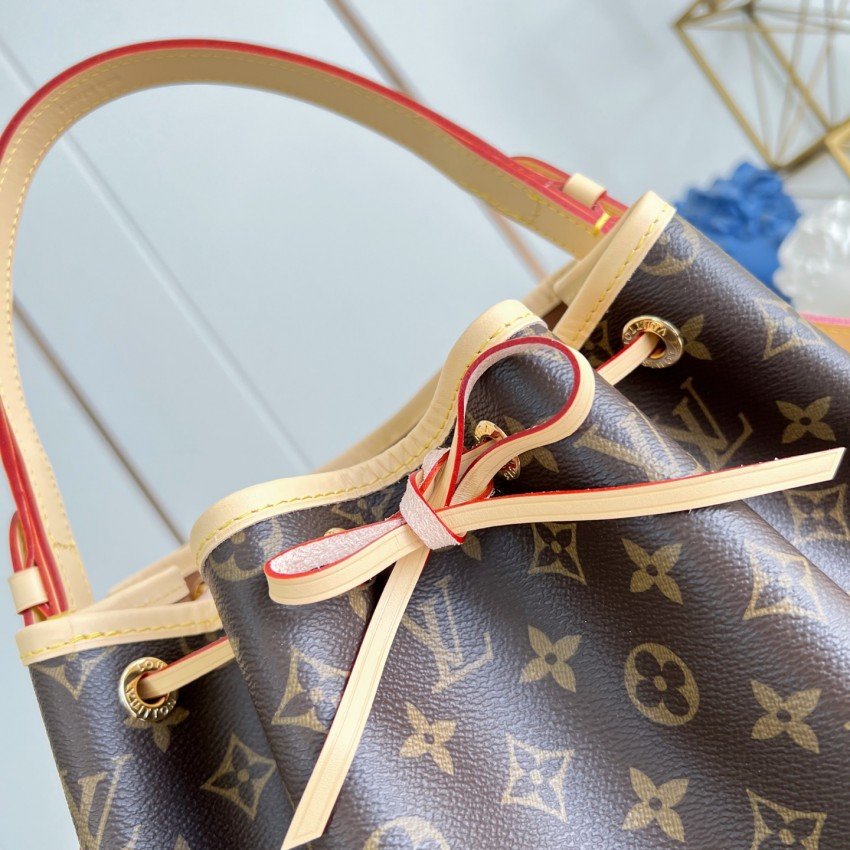 LV bag 220463 $200.75 USD