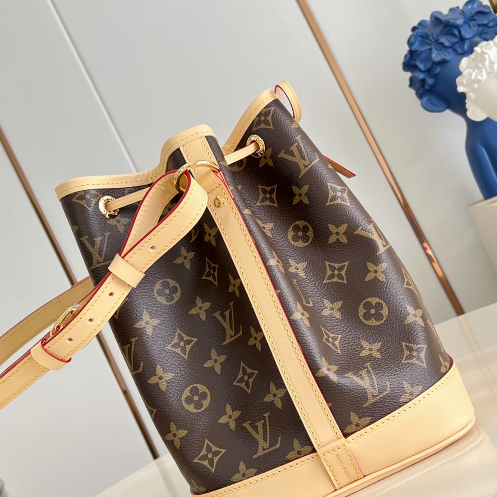 LV bag 220464 $192.5 USD