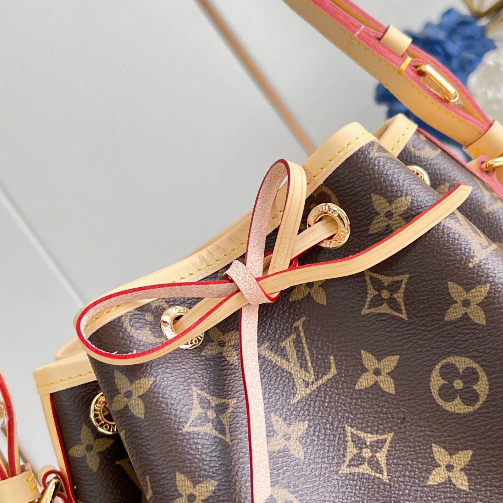 LV bag 220464 $192.5 USD