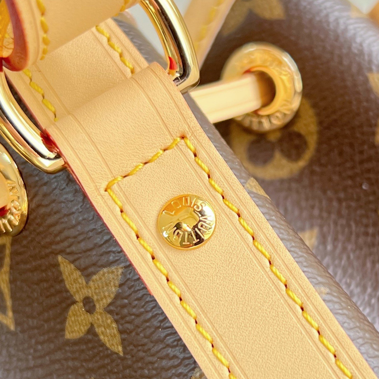 LV bag 220465 $184.25 USD