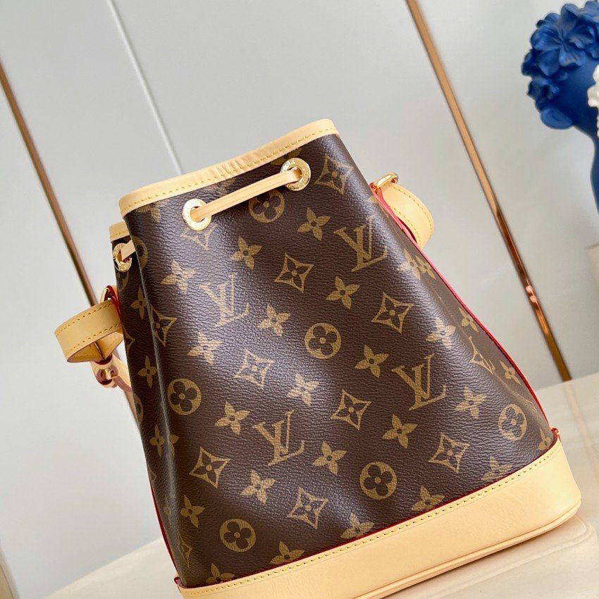 LV bag 220465 $184.25 USD