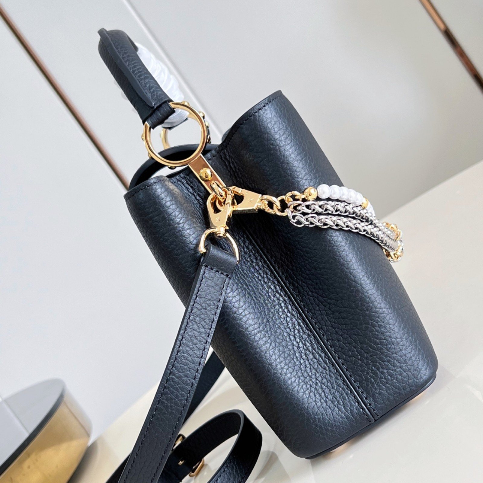 LV bag 220472 $382.25 USD