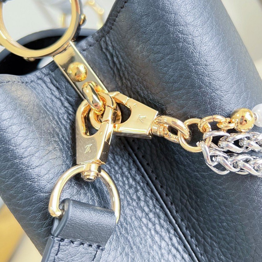 LV bag 220472 $382.25 USD
