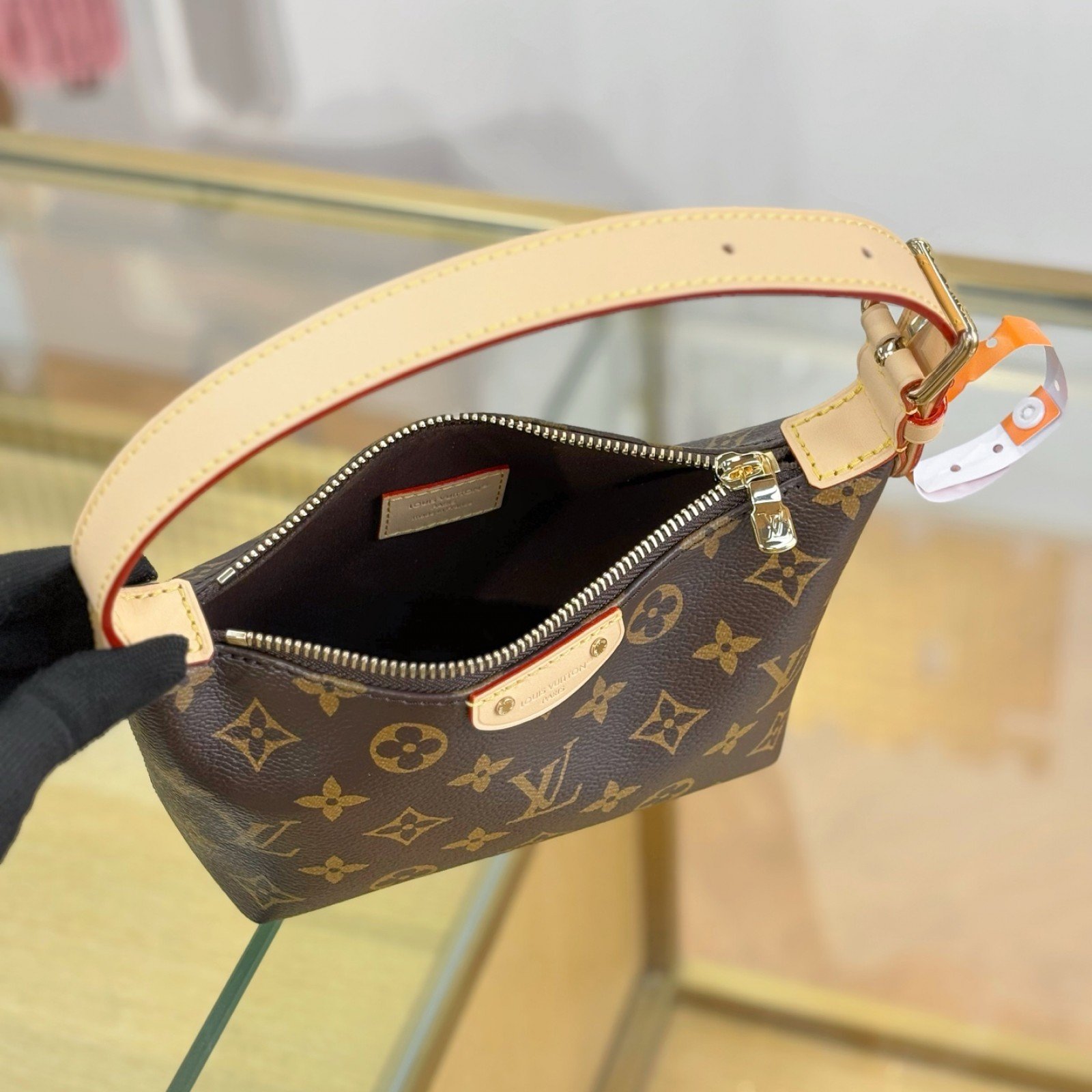 LV bag 220483 $189.75 USD