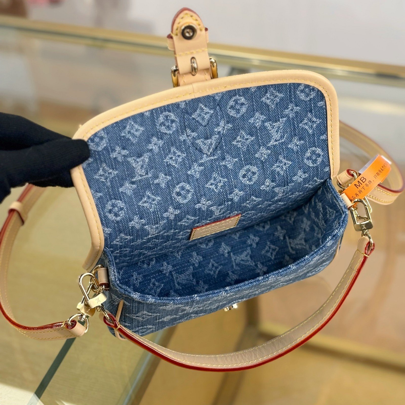 LV bag 220486 $222.75 USD
