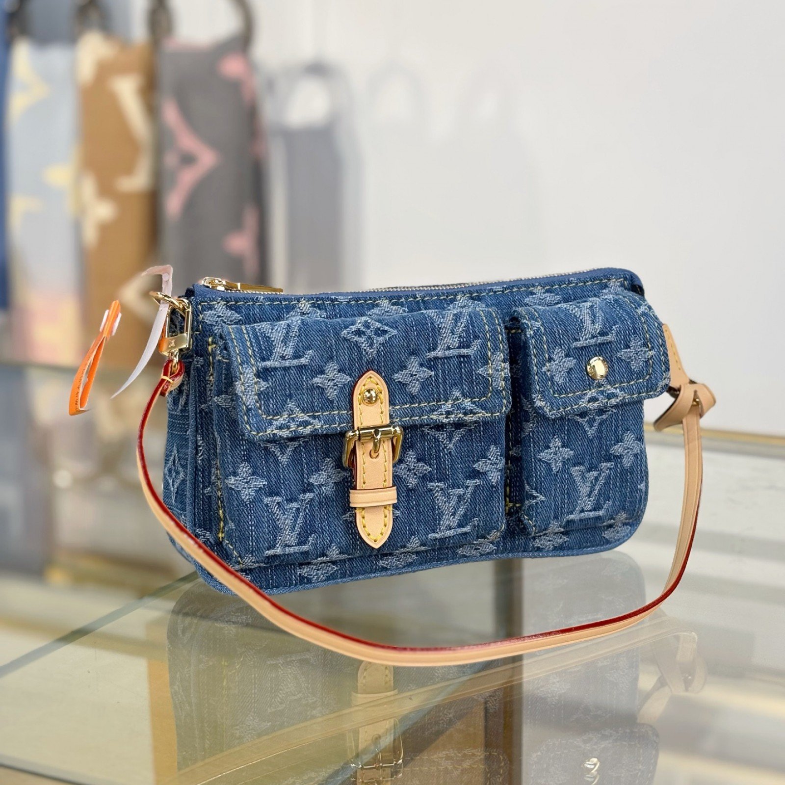 LV bag 220487 $217.25 USD