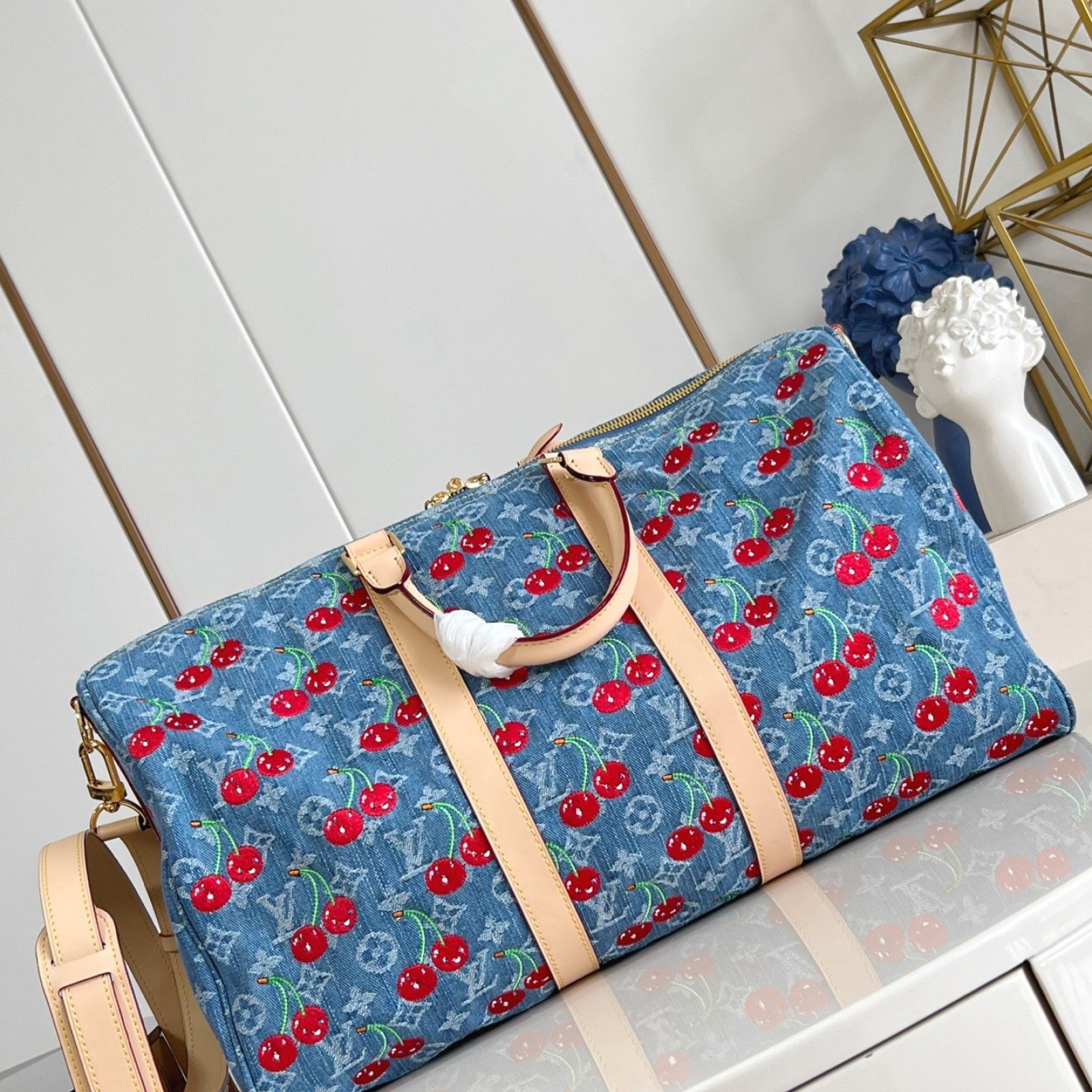 LV bag 220489 $239.25 USD