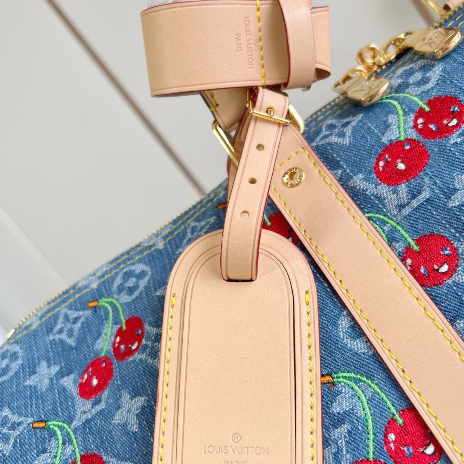 LV bag 220489 $239.25 USD