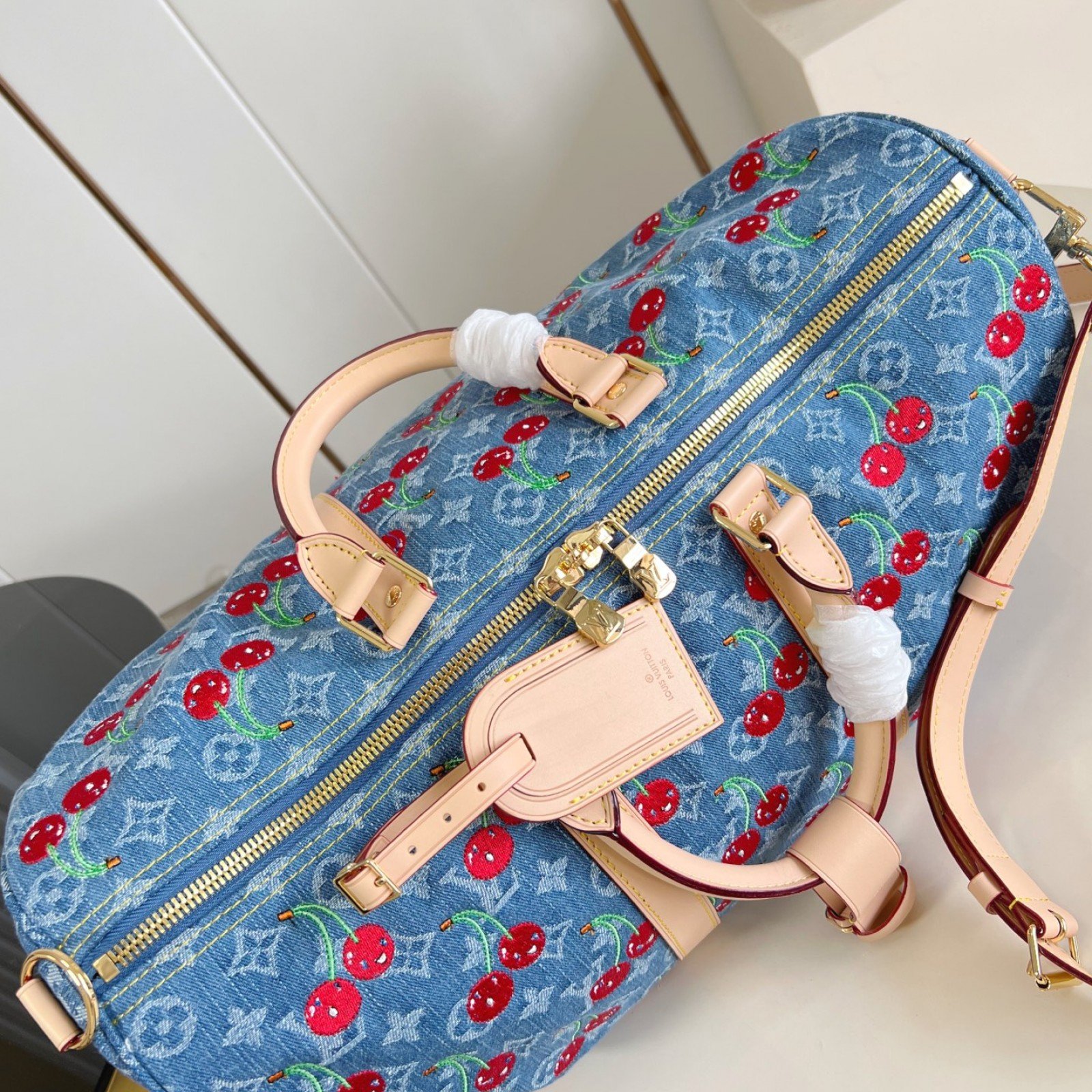 LV bag 220489 $239.25 USD