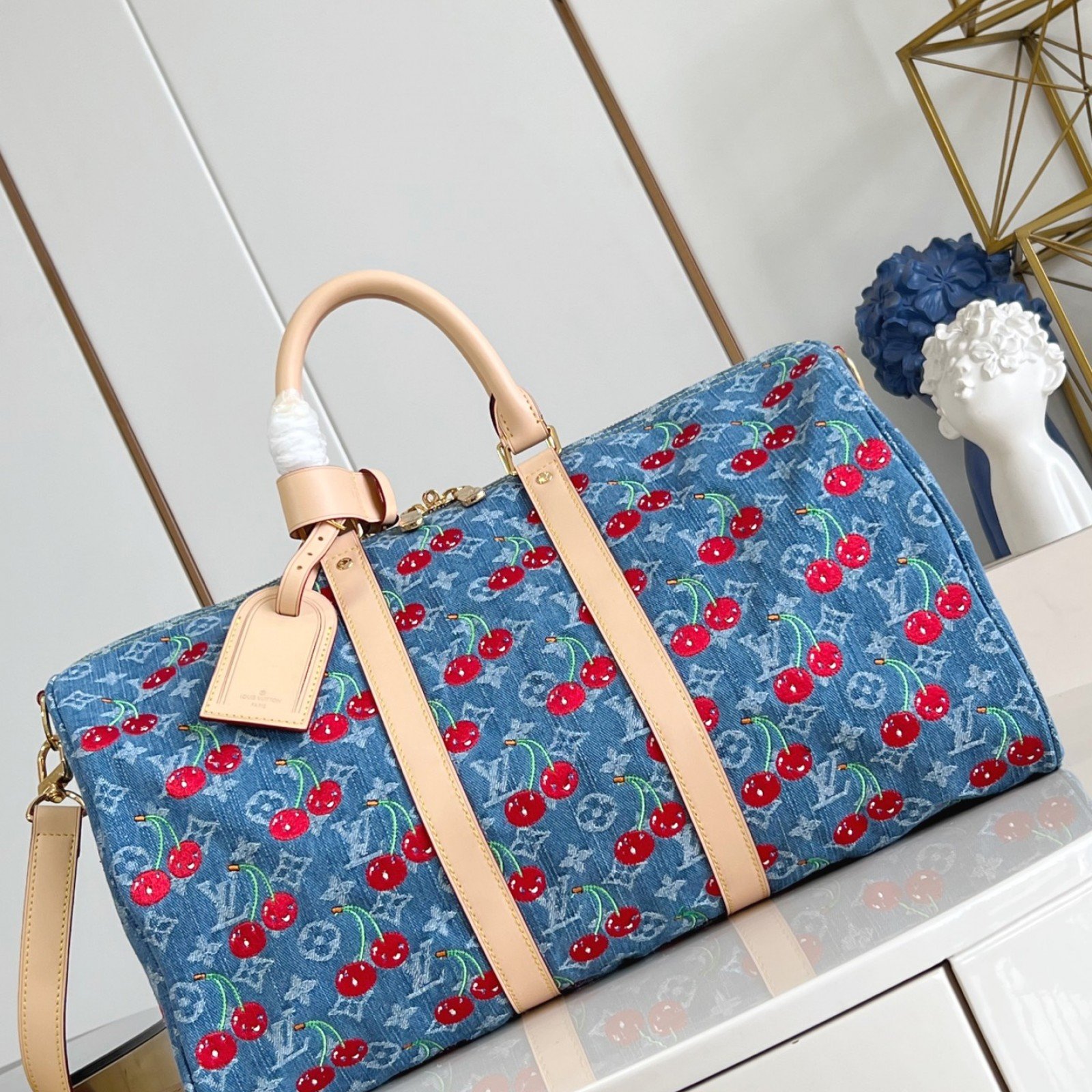 LV bag 220489 $239.25 USD