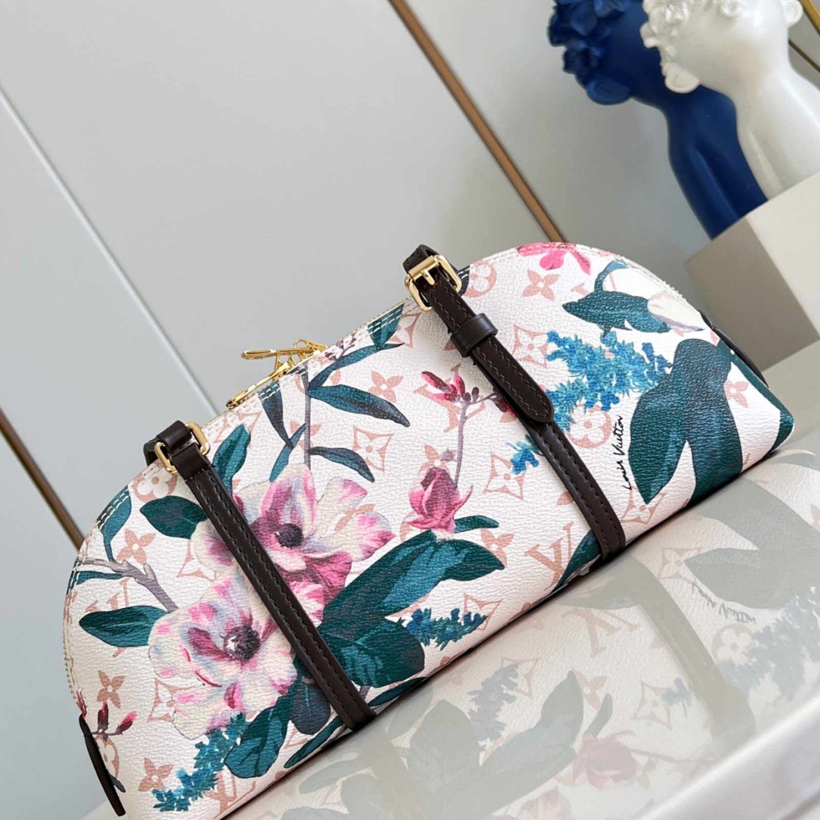 LV bag 220496 $170.5 USD