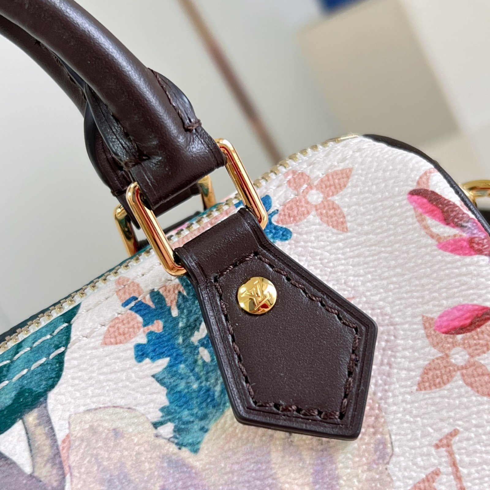 LV bag 220499 $143 USD