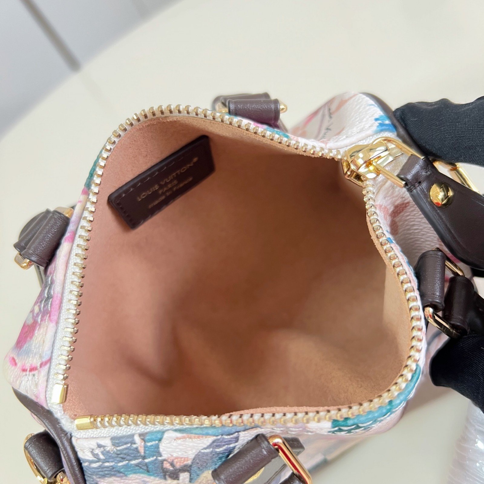 LV bag 220499 $143 USD