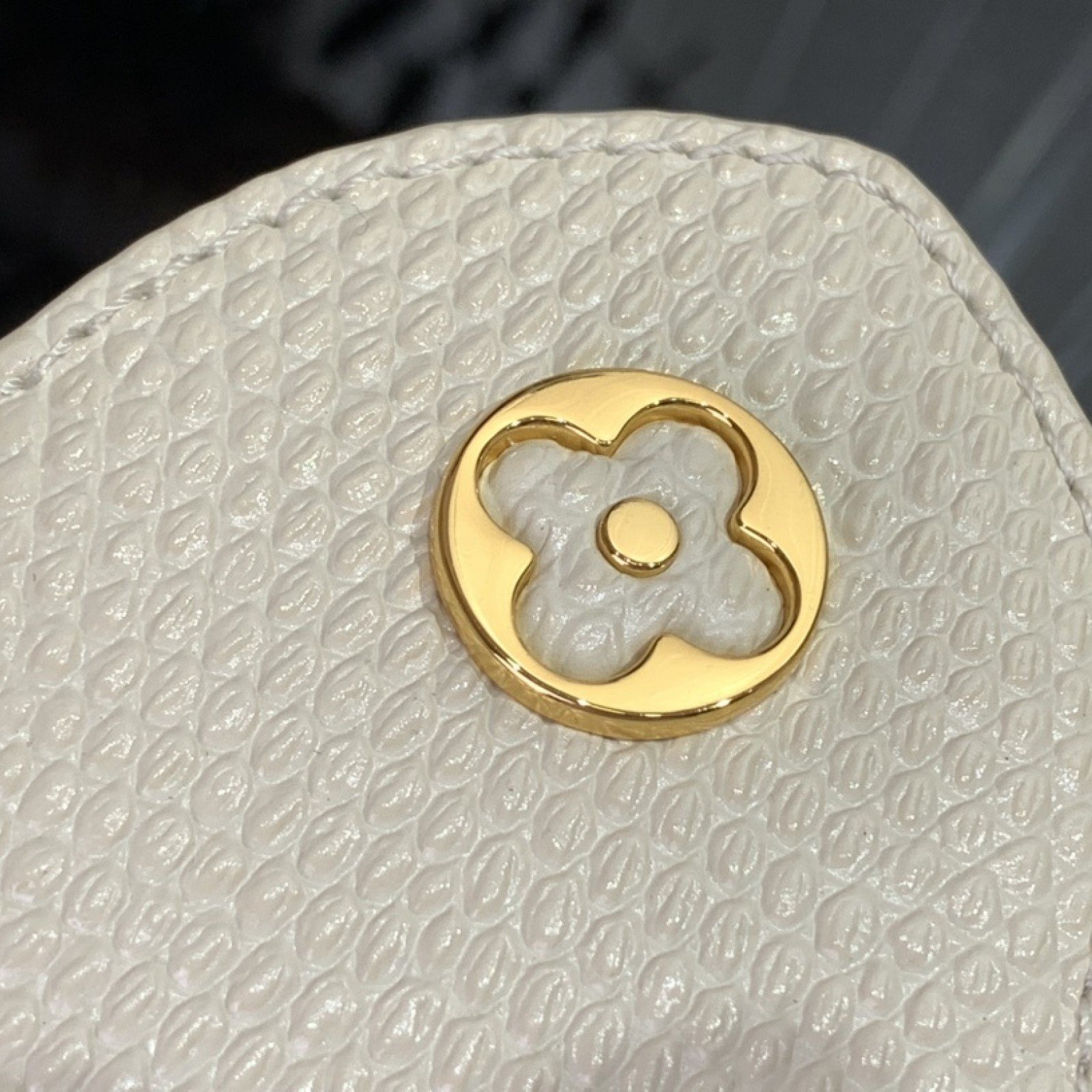 LV capucines bb m25611