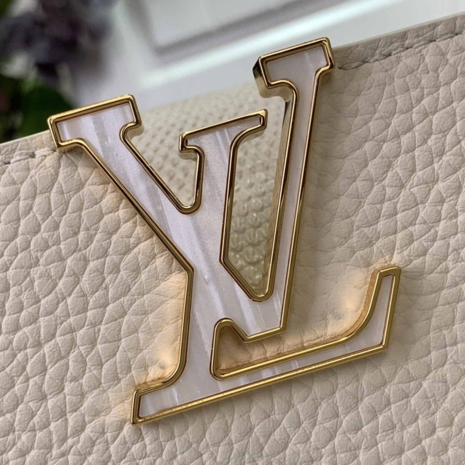 LV capucines bb m25611