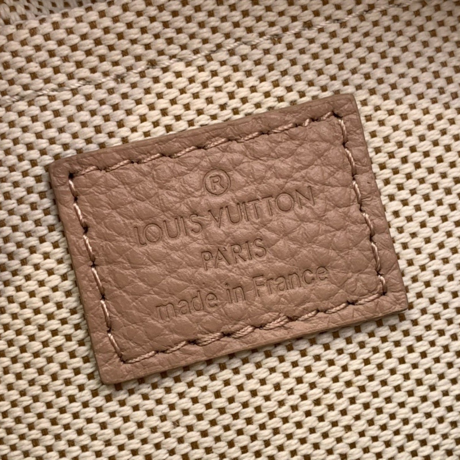LV soft trunk M13868