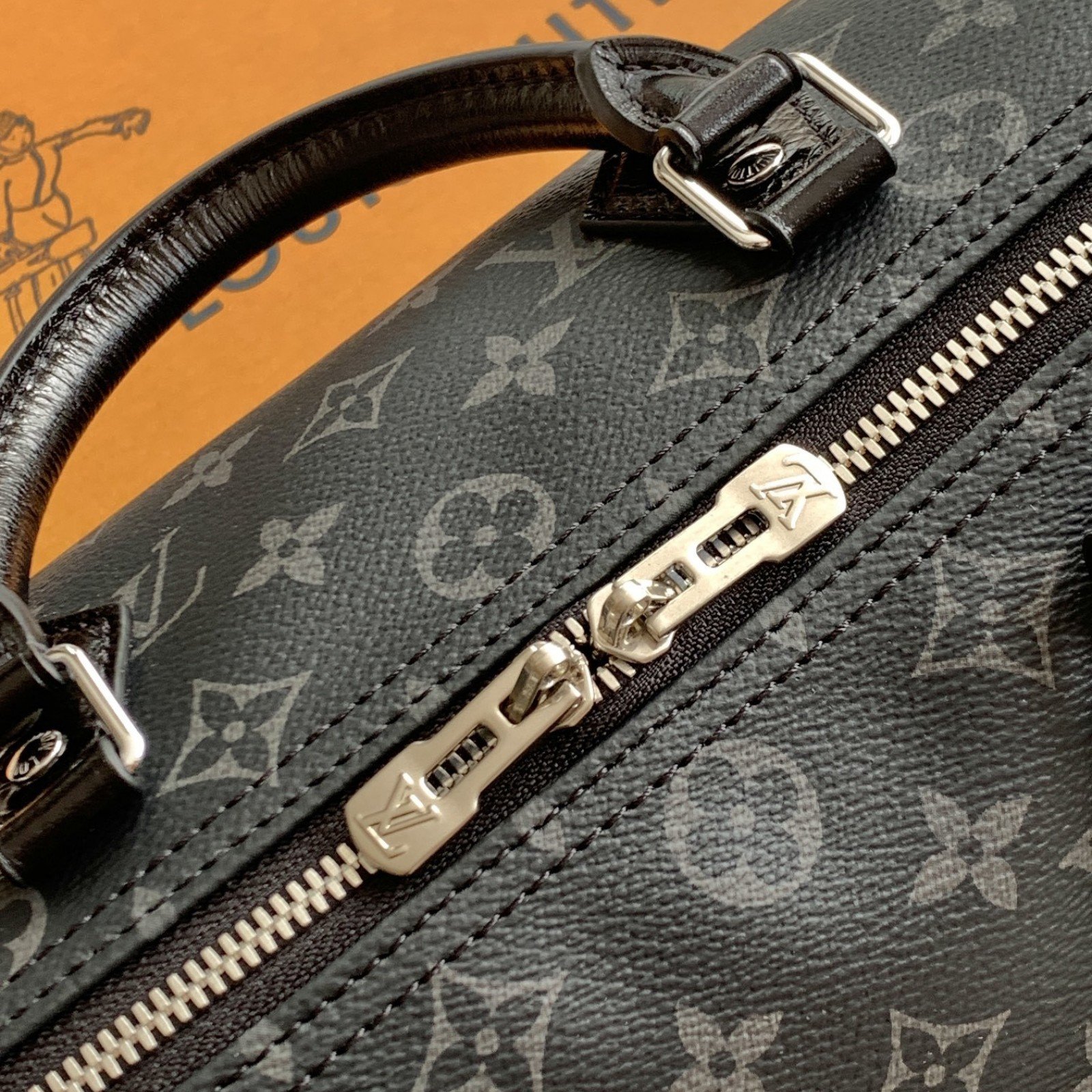LV wallet 180156 $346.5 USD