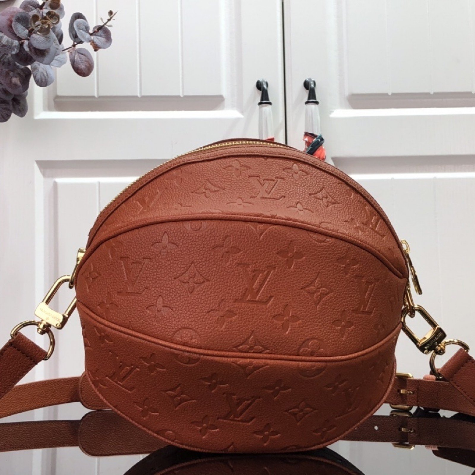 LVXNBA BALL IN BASKET M57974