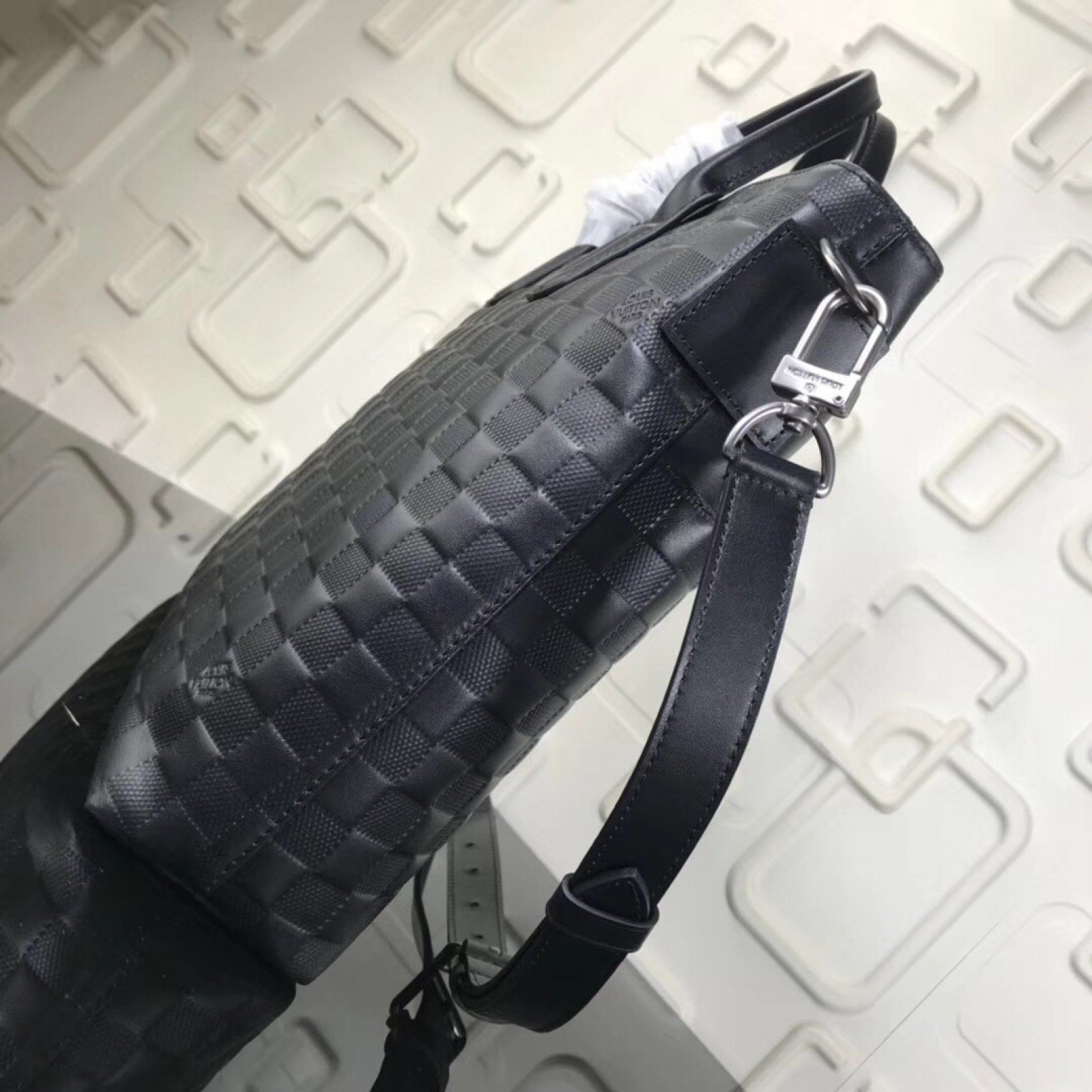LV 7 DW Bag N41565