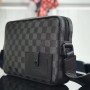 LV ALPHA MESSENGER M44165