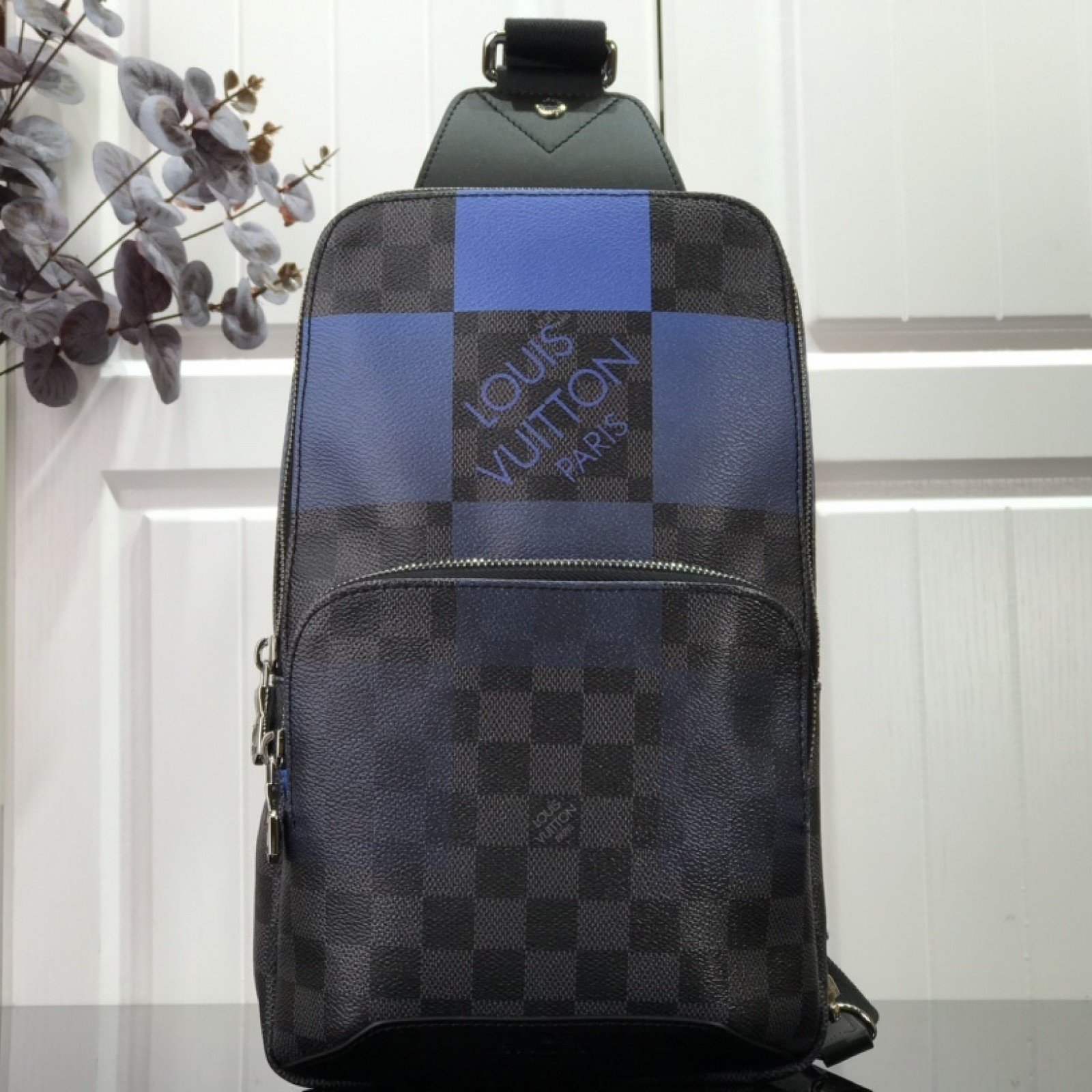 LV AVENUE SLING BAG N40403