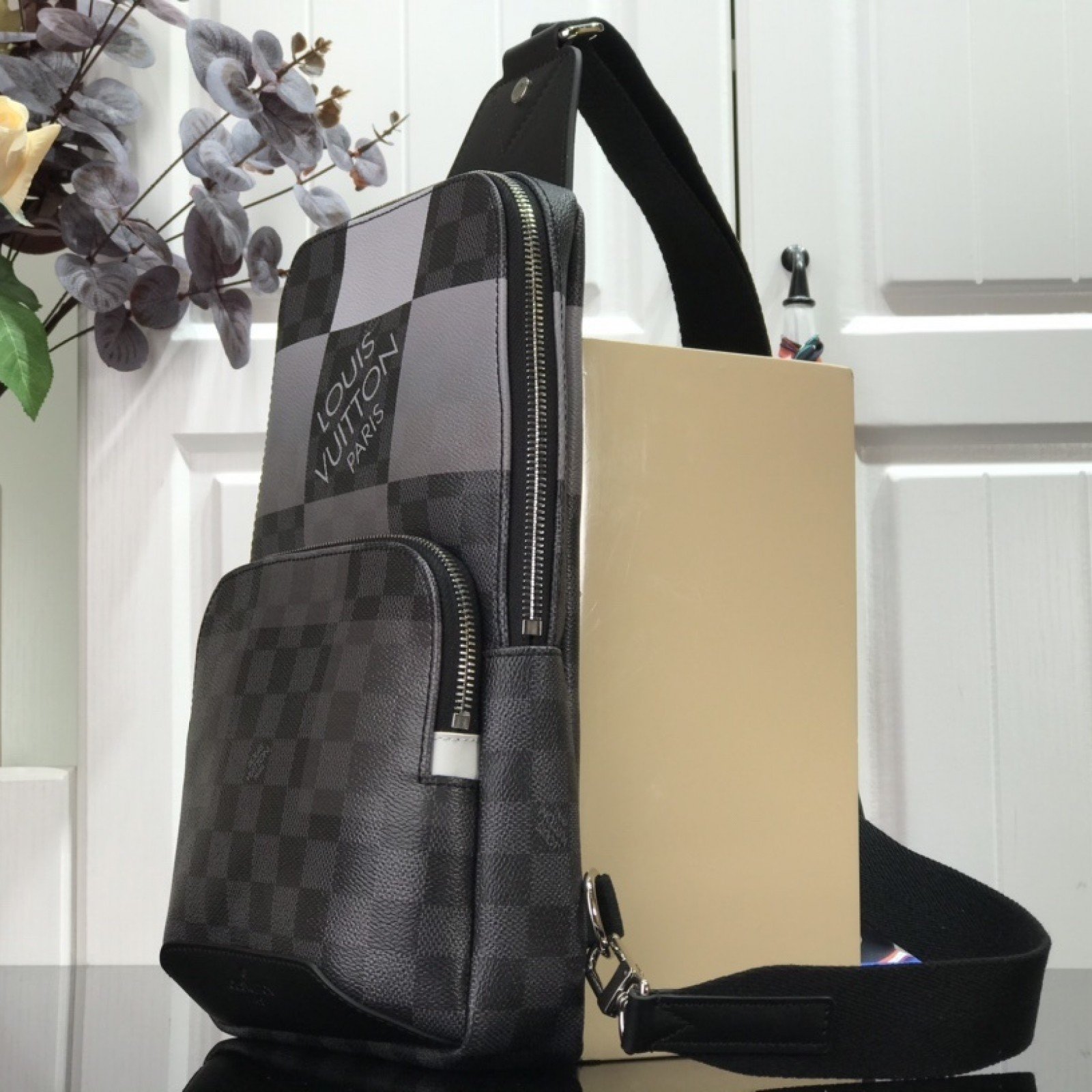 LV AVENUE SLING BAG N40403