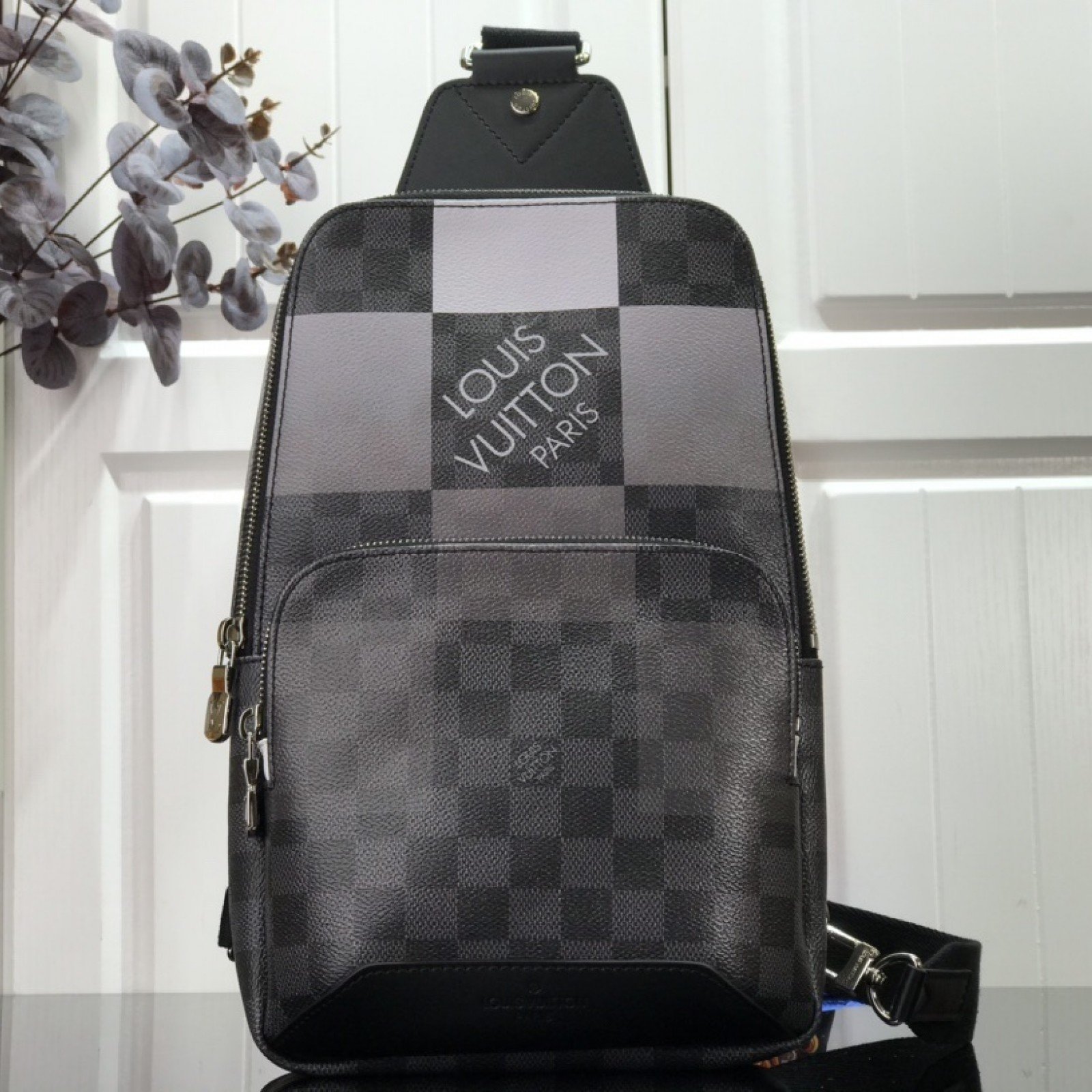 LV AVENUE SLING BAG N40403
