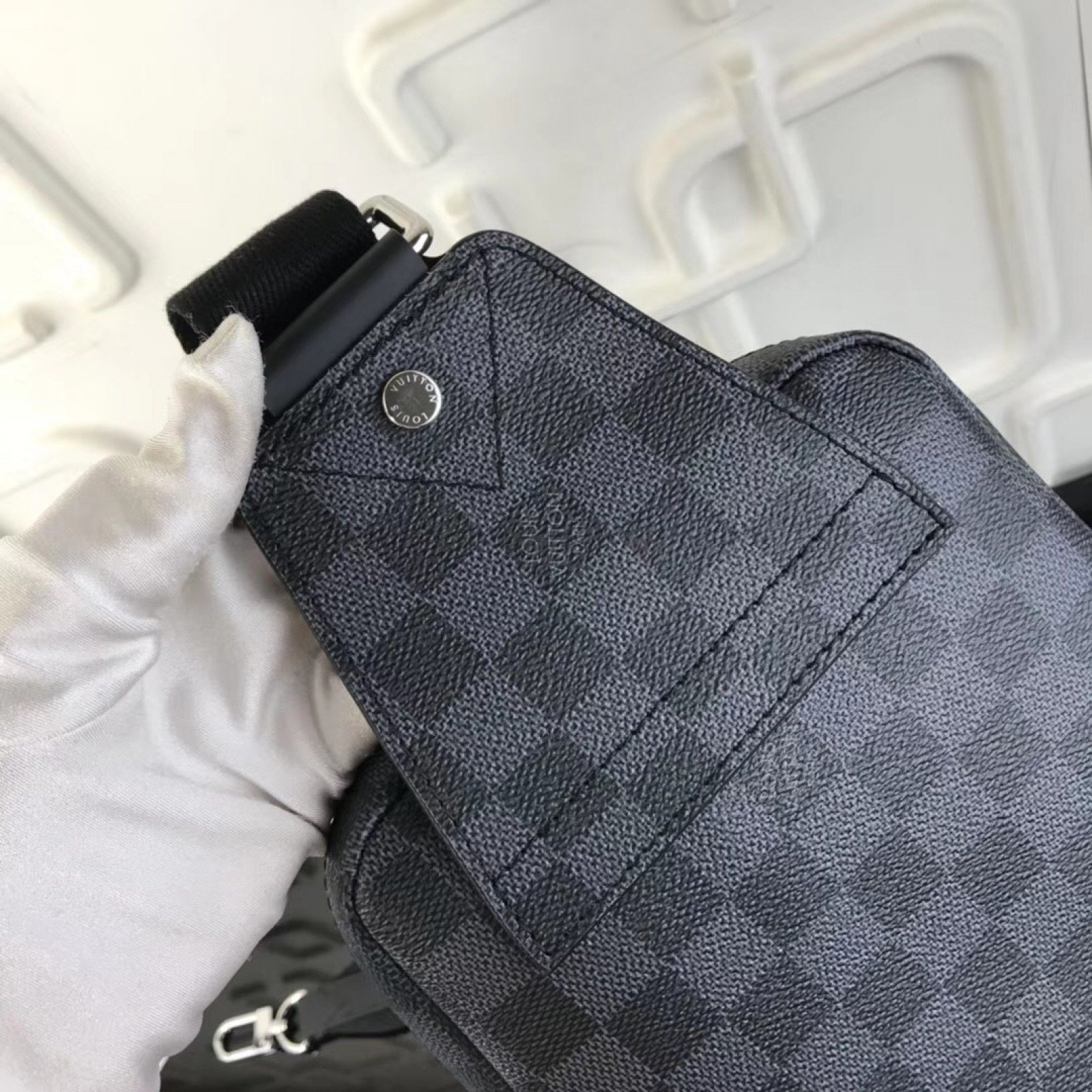 LV AVENUE Sling Bag  N41719