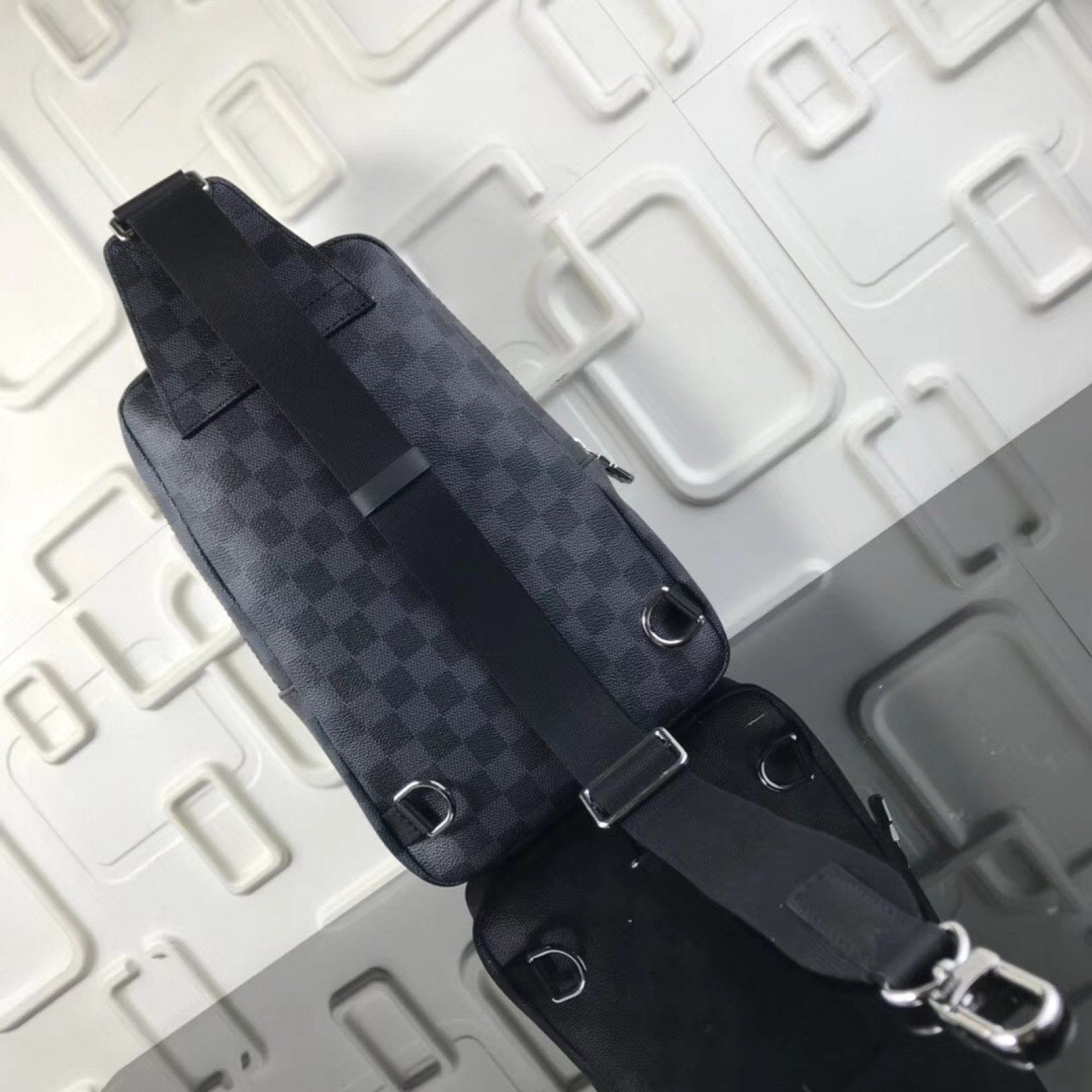 LV AVENUE Sling Bag  N41719