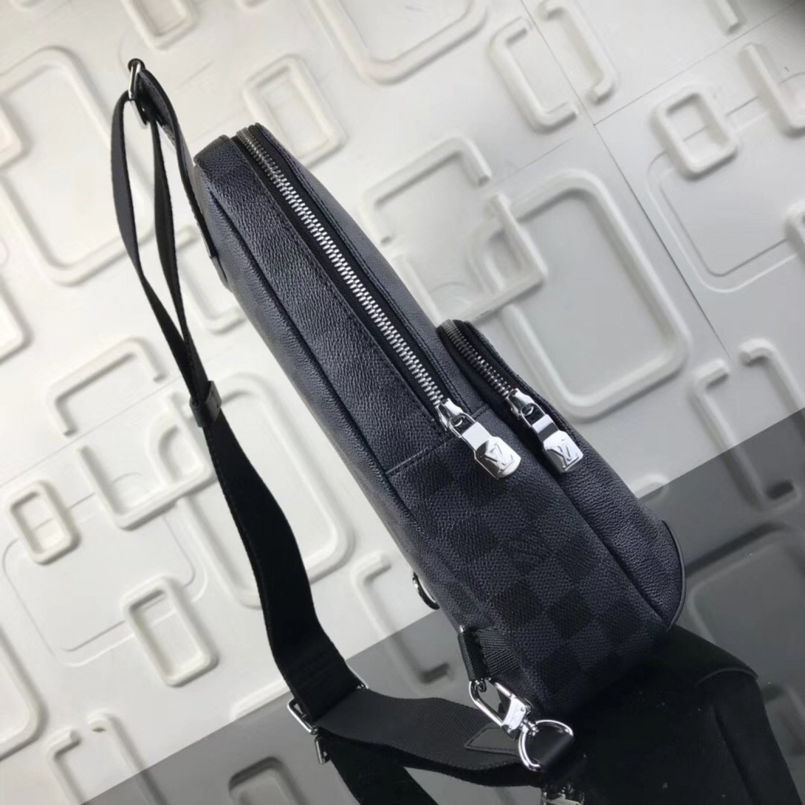 LV AVENUE Sling Bag  N41719