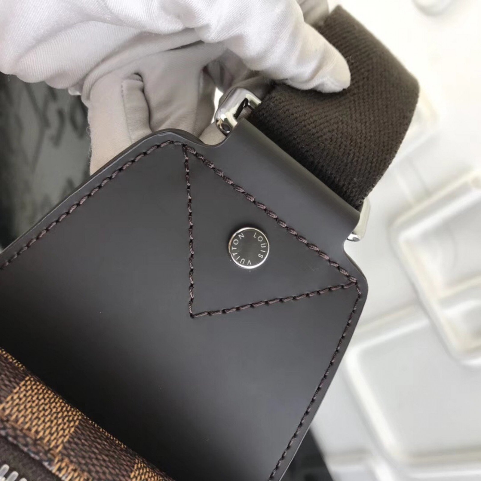 LV AVENUE Sling Bag  N41719