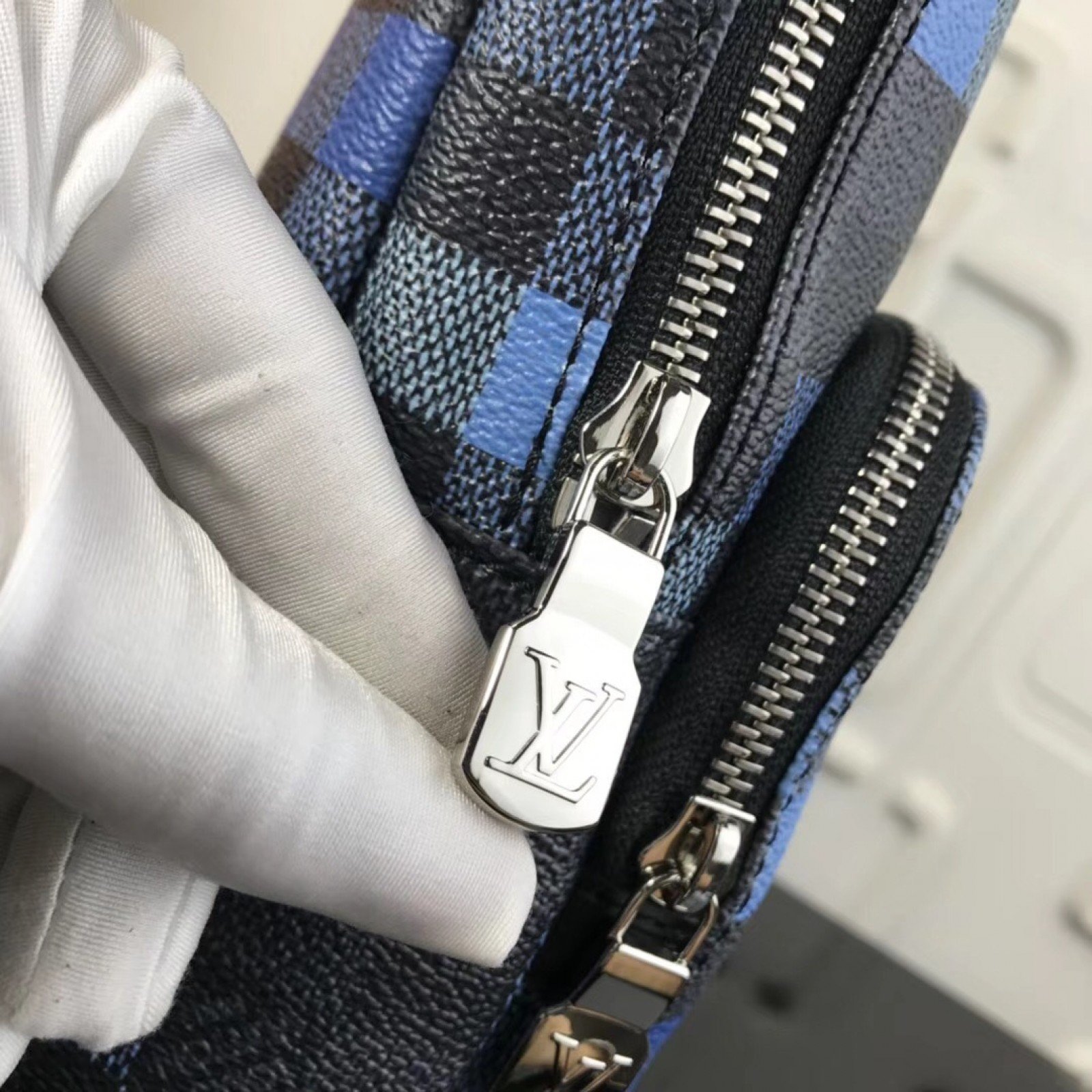 LV AVENUE Sling Bag  N41719LG
