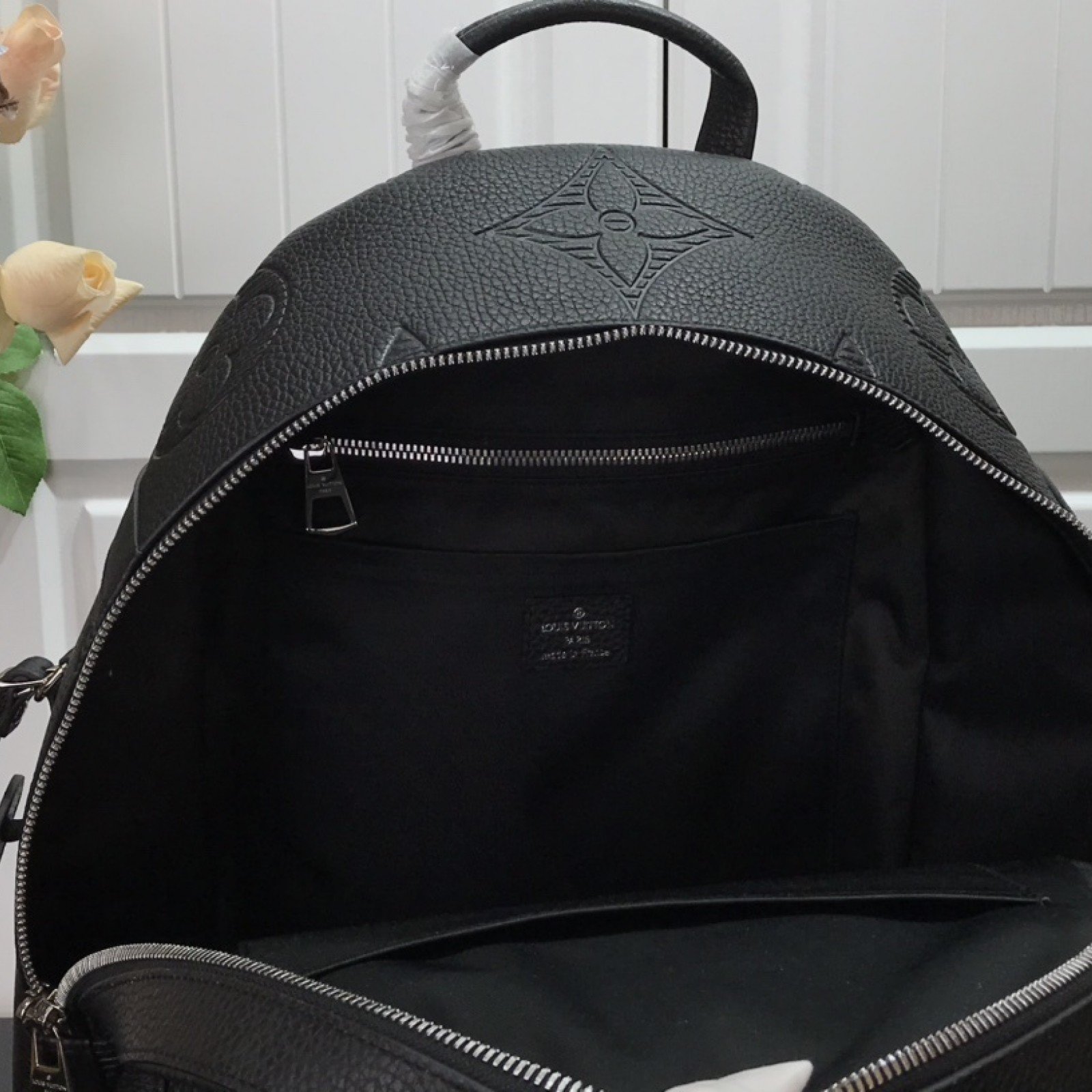 LV Bakcpack M57288T