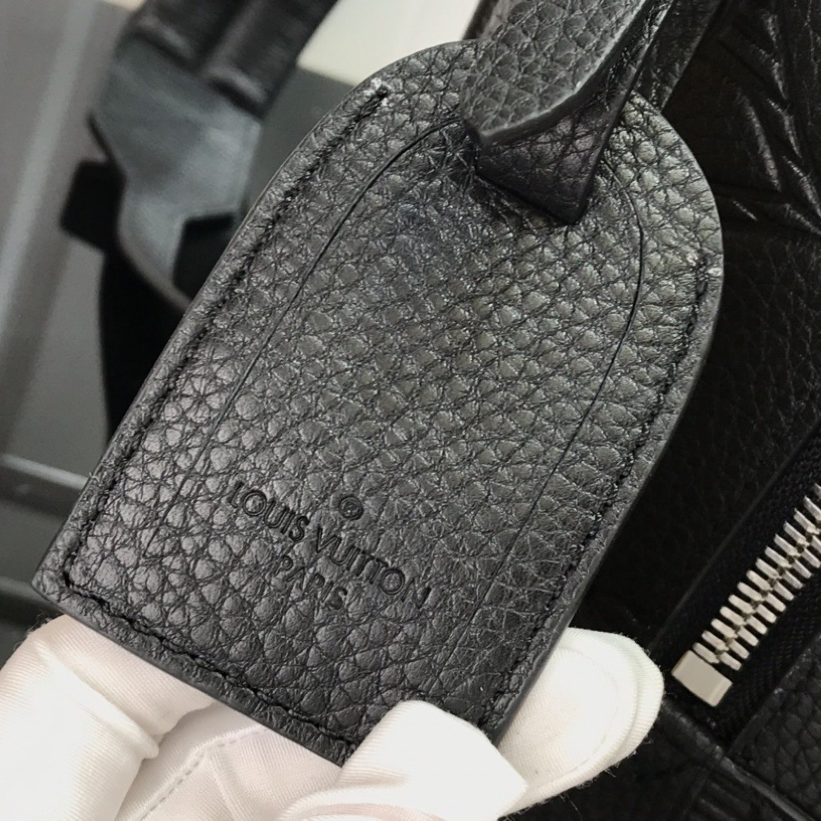 LV Bakcpack M57288T