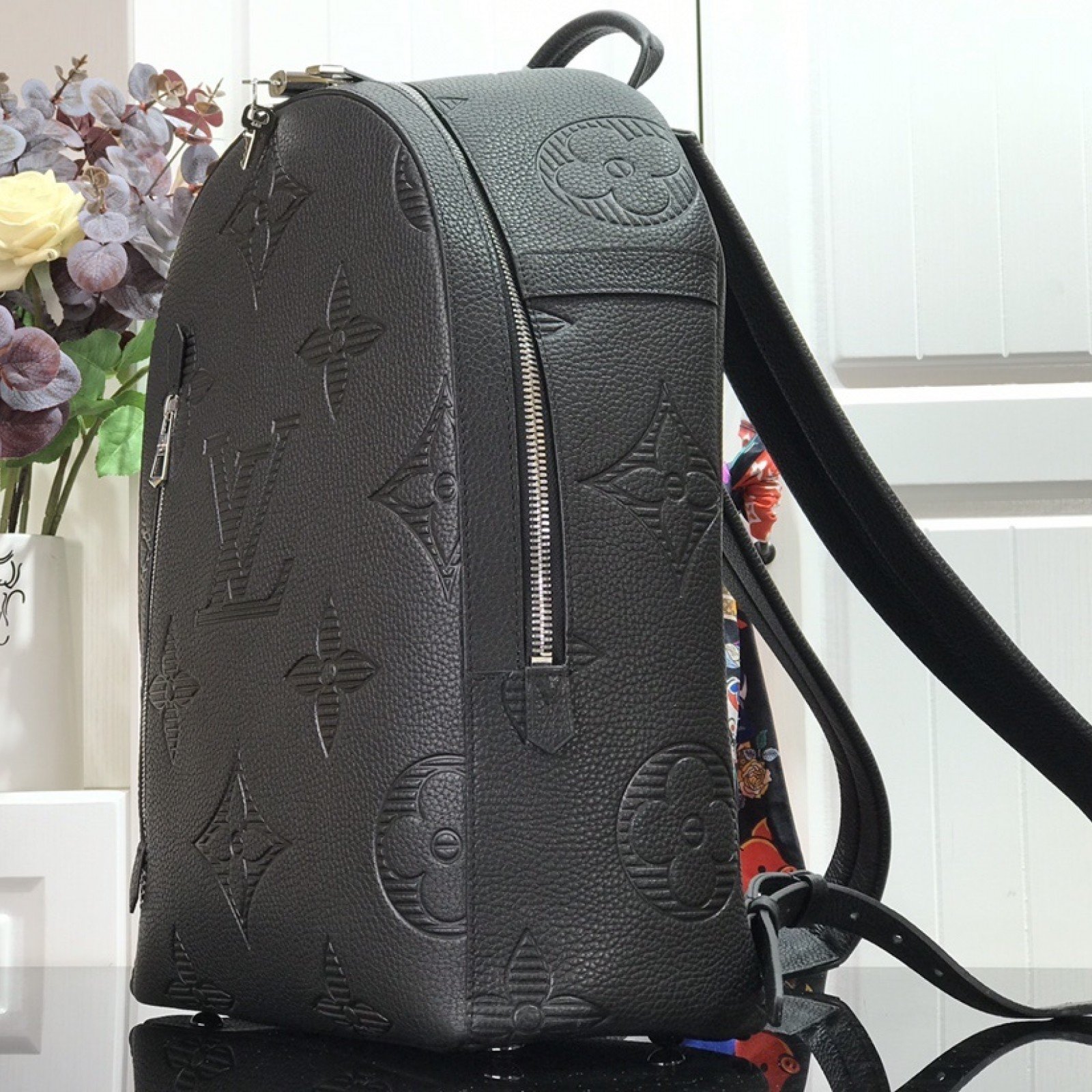 LV Bakcpack M57288T