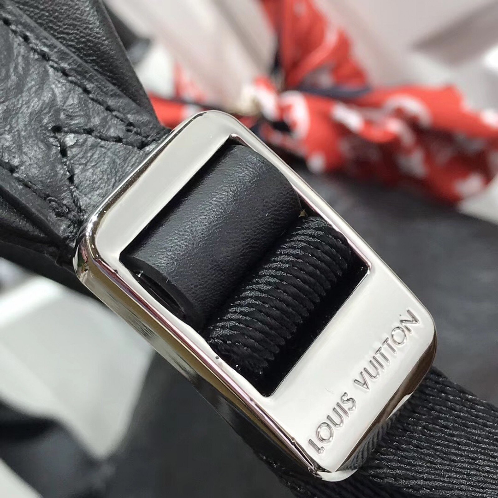 LV Bakcpack M94714TN