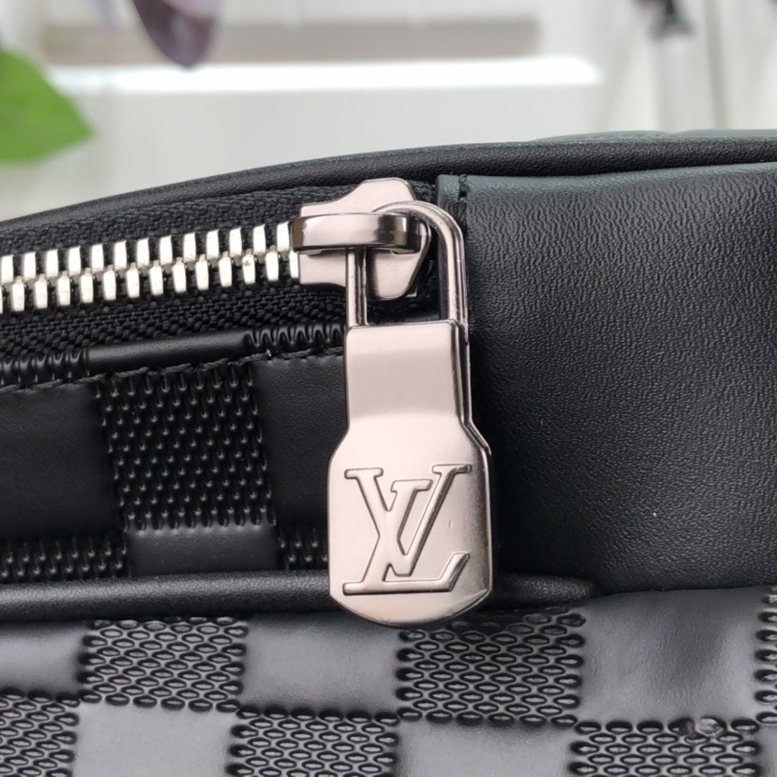 LV Bakcpack N40094M