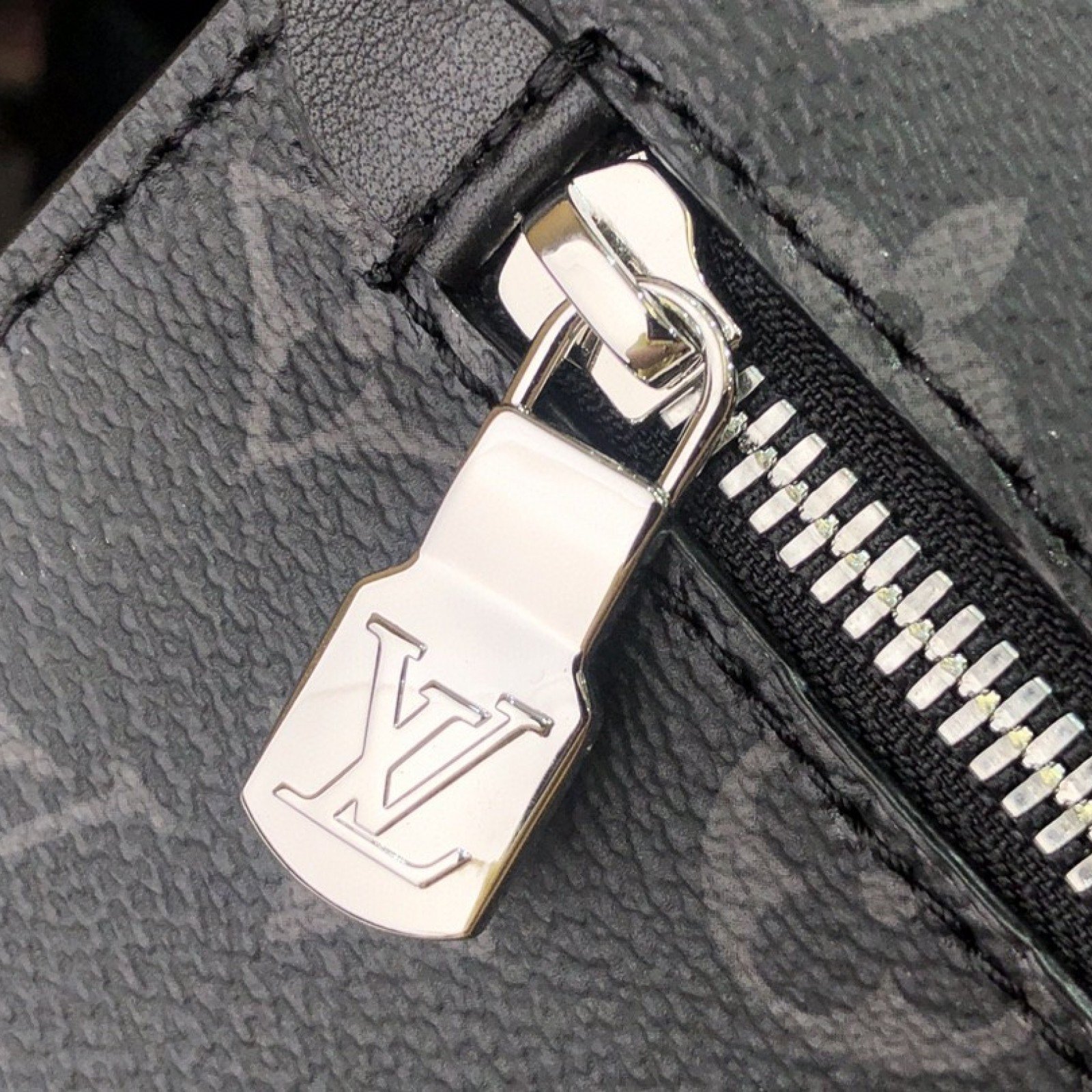LV CABAS VOYAGE M52817