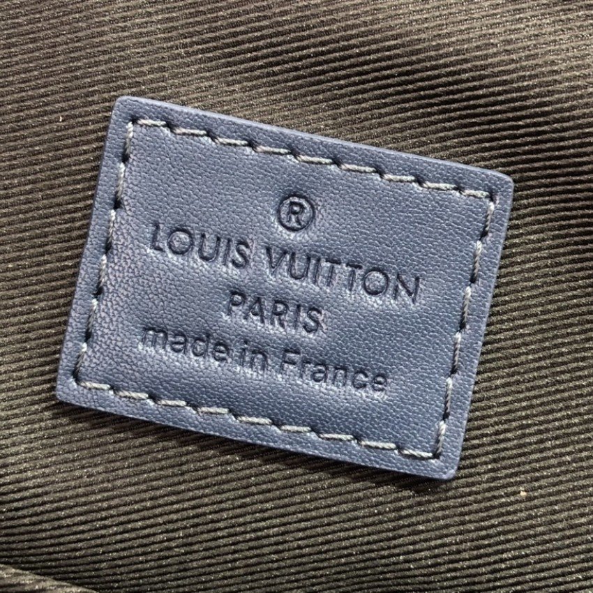 LV CHRISTOPHER MESSENGER M58476