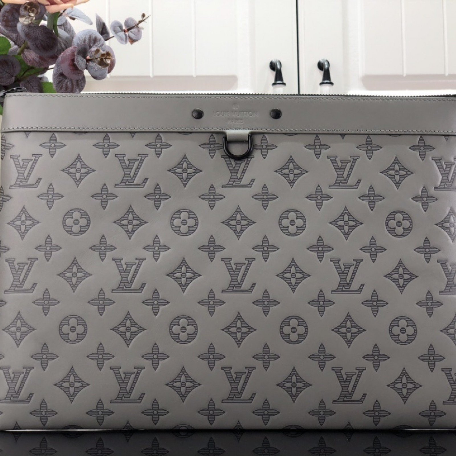 LV Clutch bag M81385