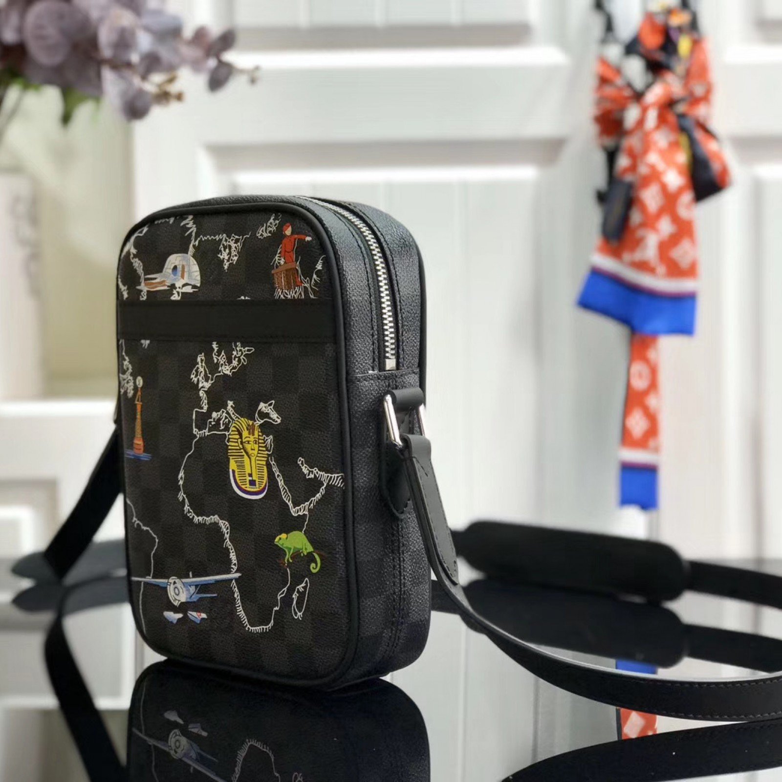 LV DANUBE SLIM PM M51460