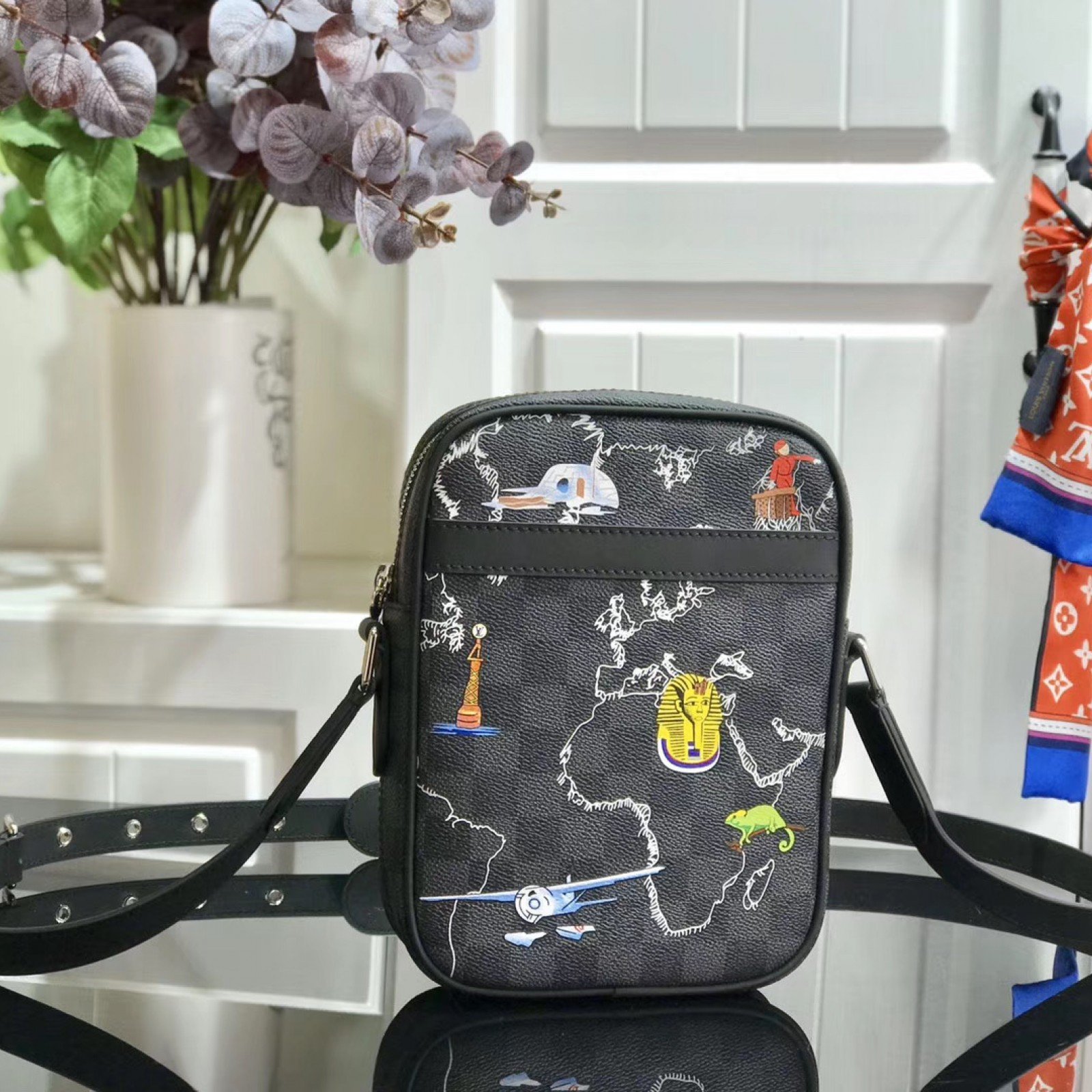 LV DANUBE SLIM PM M51460