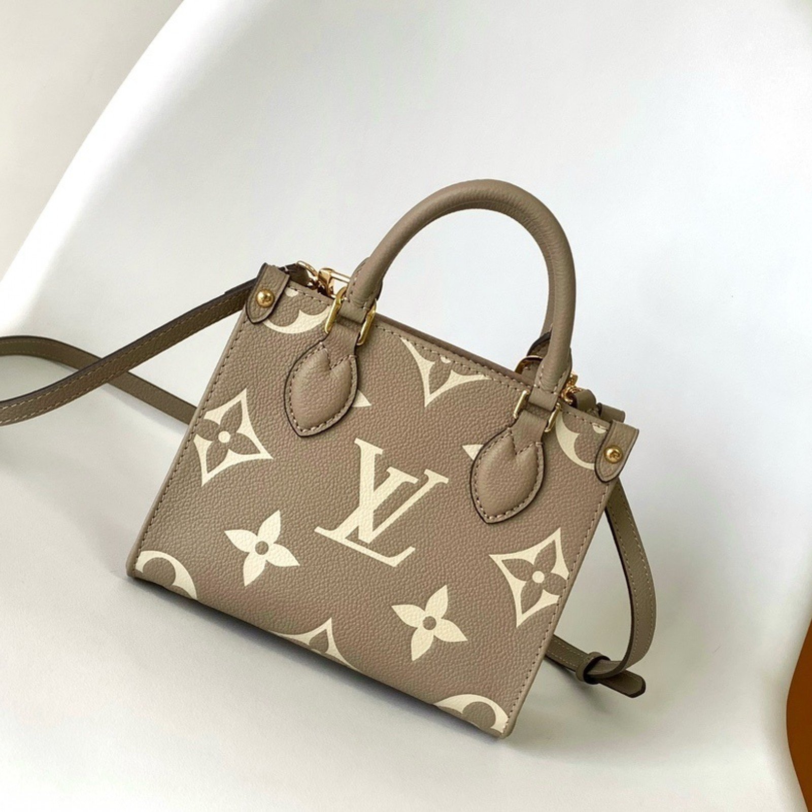 LV MEN bag 50817A
