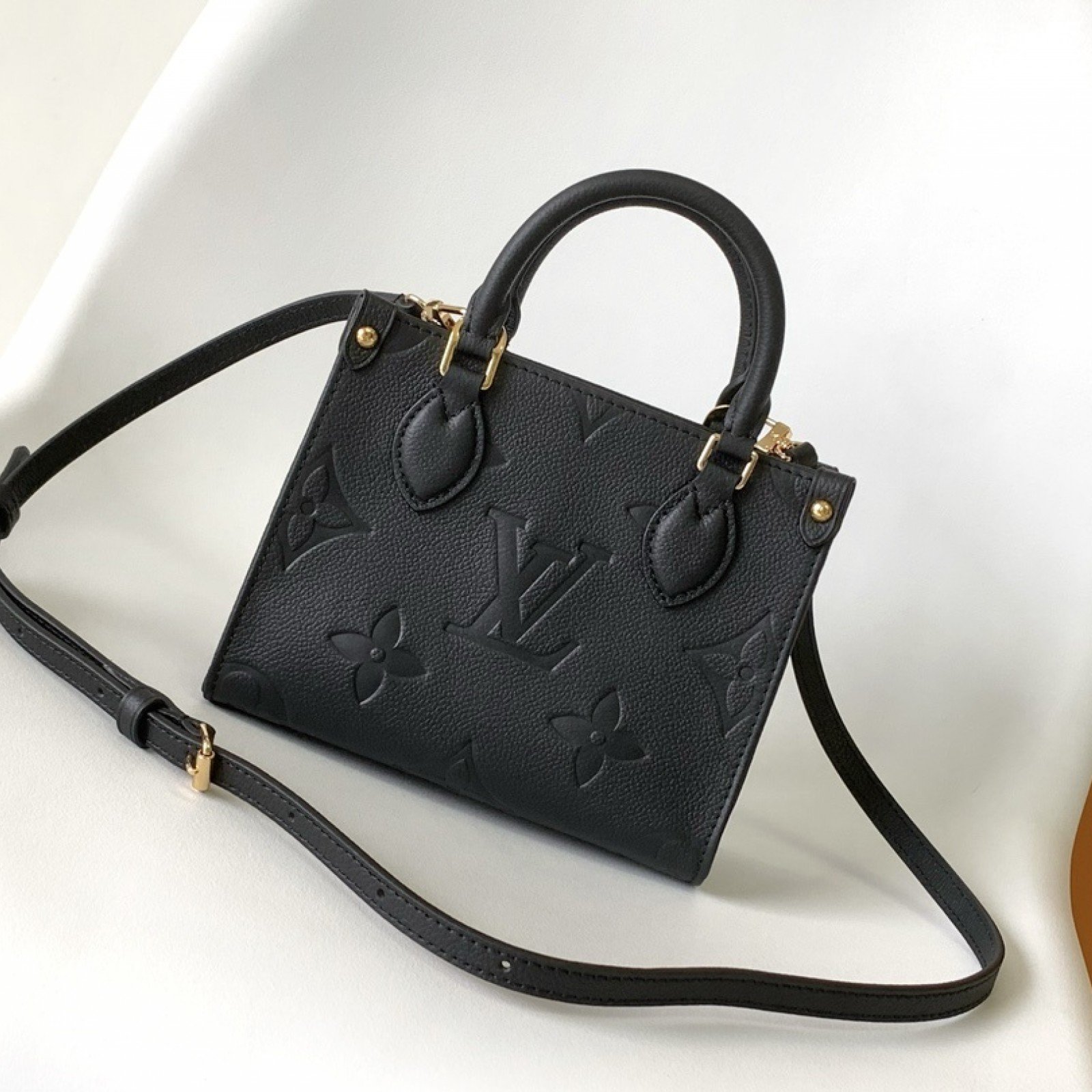 LV MEN bag 50817A