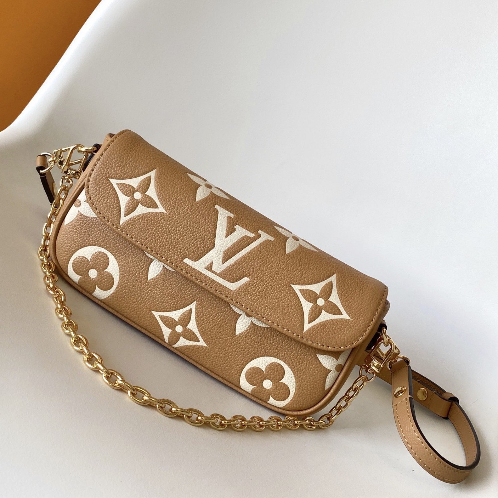 LV MEN bag 50817A