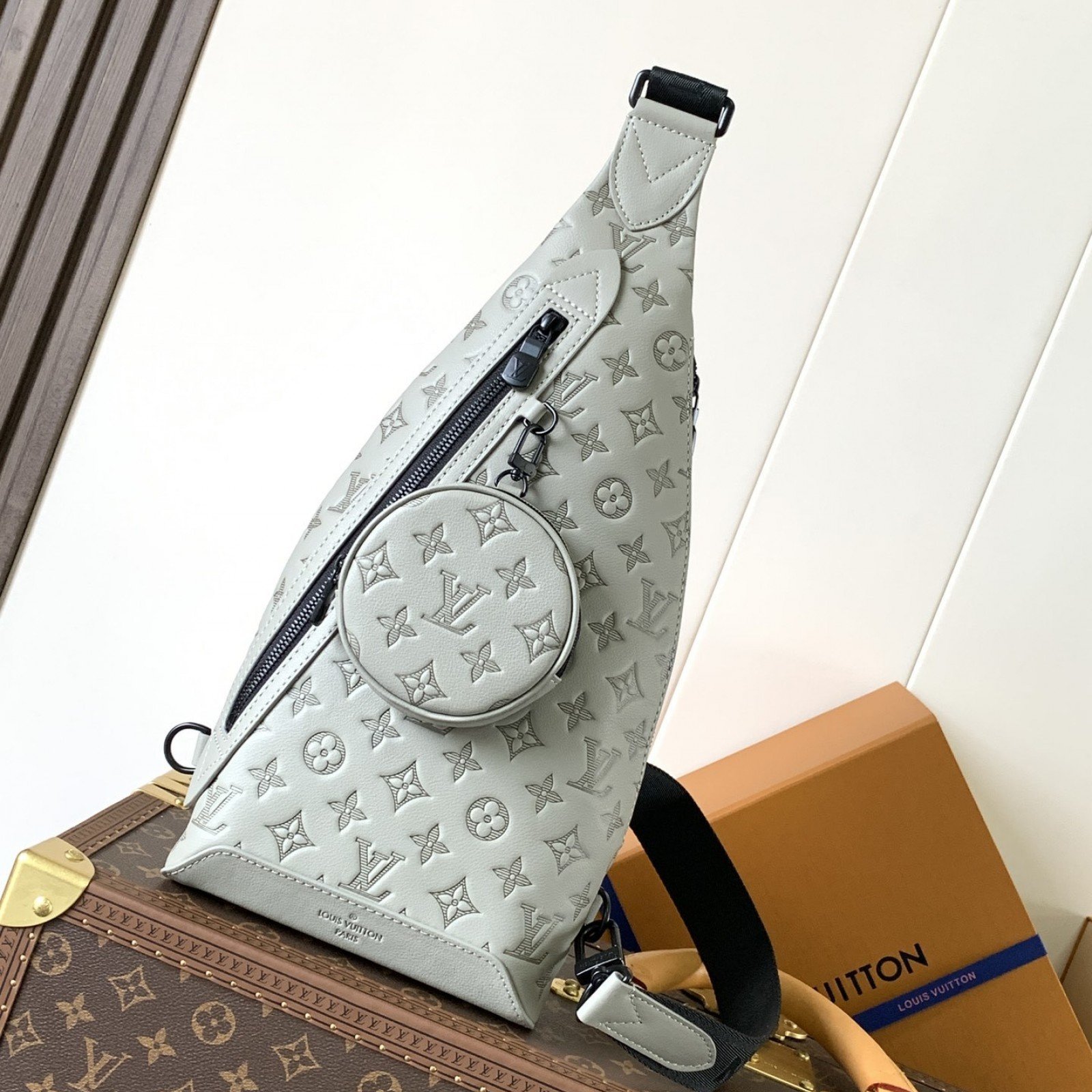 LV MEN bag 50817A