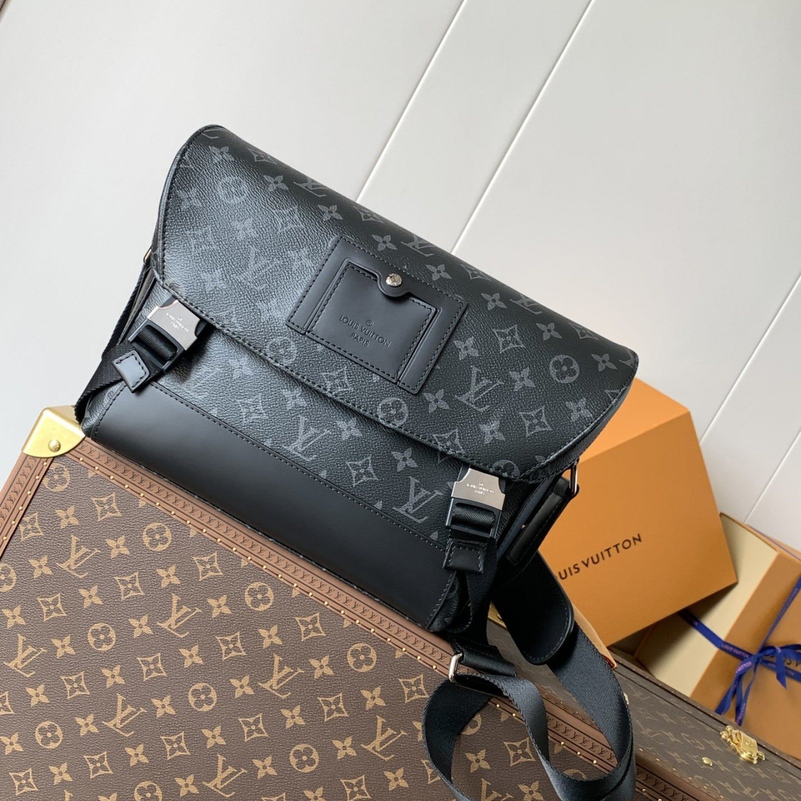LV MEN bag 50817A