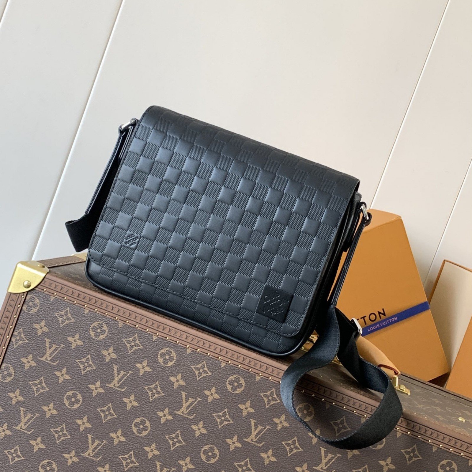 LV MEN bag 50817A