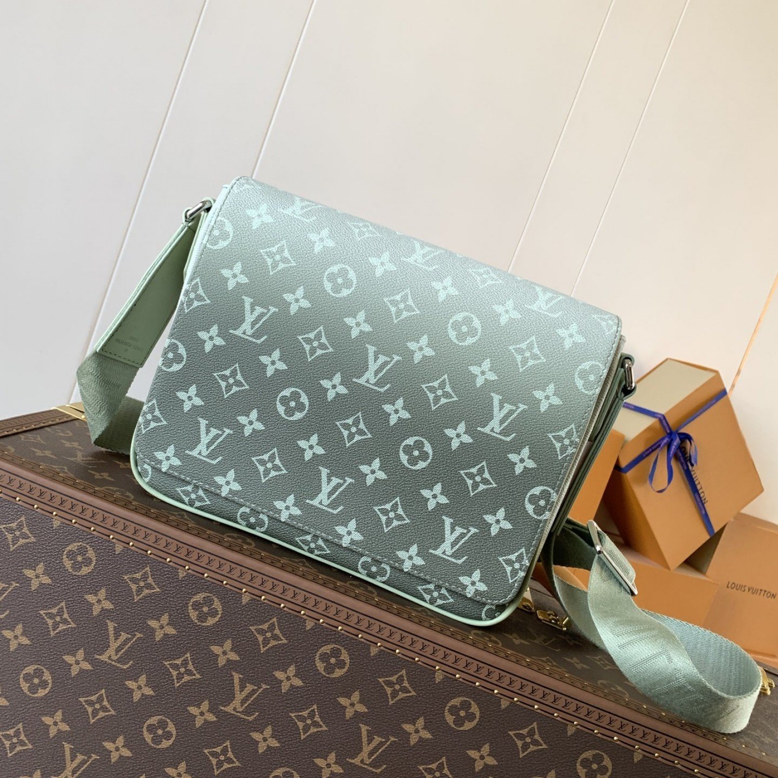 LV MEN bag 50817A